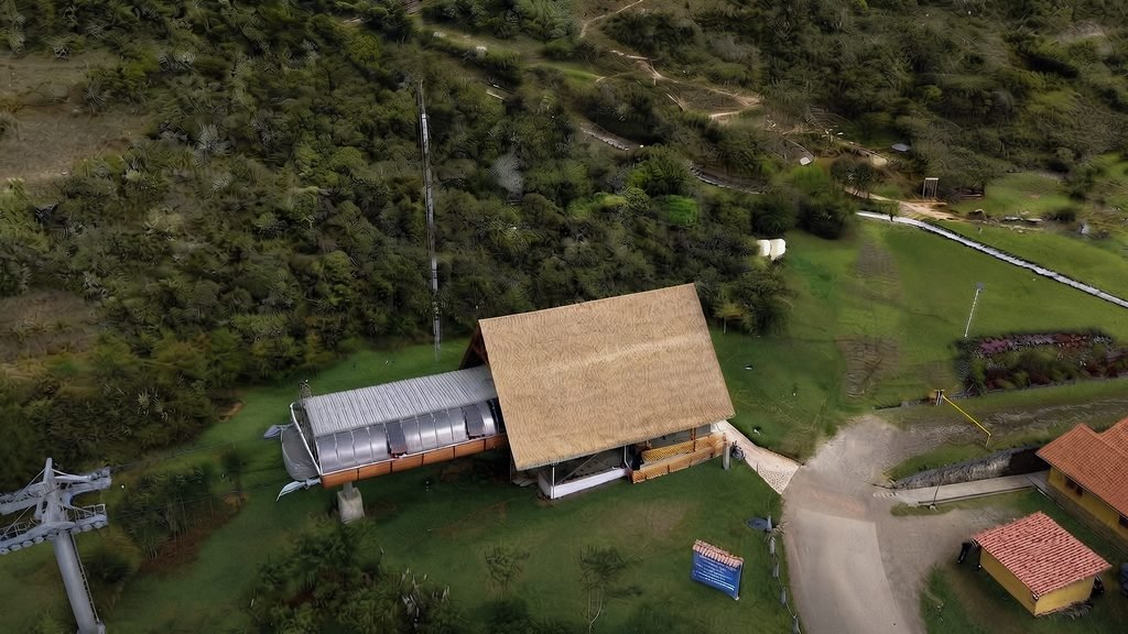 cómo se eligen las cubiertas para infraestructura turística de alta exigencia. El caso de las estaciones del primer teleférico del Perú, en Amazonas a más de 3.000 msnm